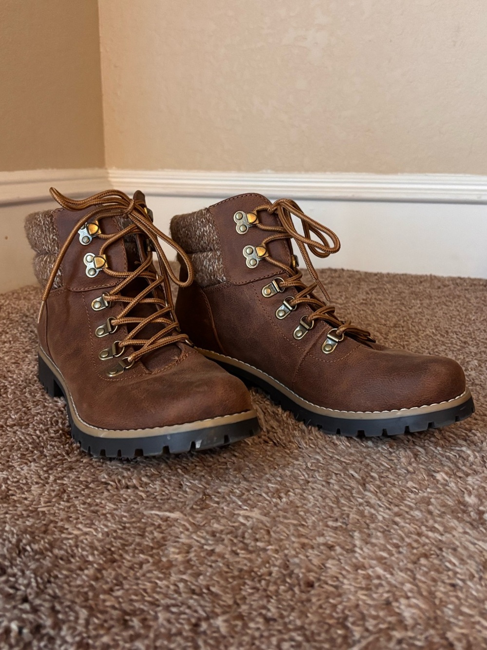 Cliffs by White Mountain Women's Brown Leather Lace-Up Hiking Boots
